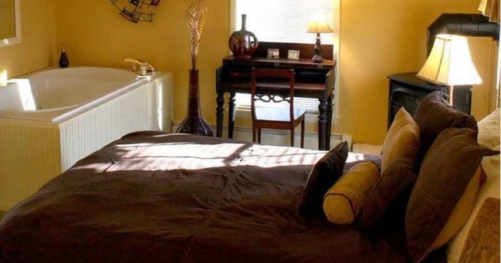 Munro House Bed And Breakfast Jonesville Chambre photo